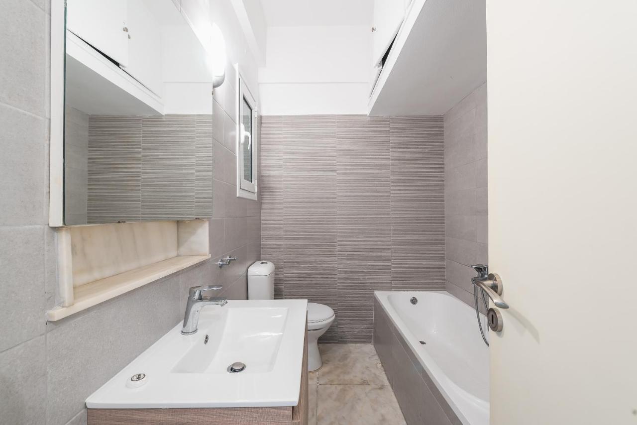 Victoria Plaza Palace Apartments Атина Екстериор снимка